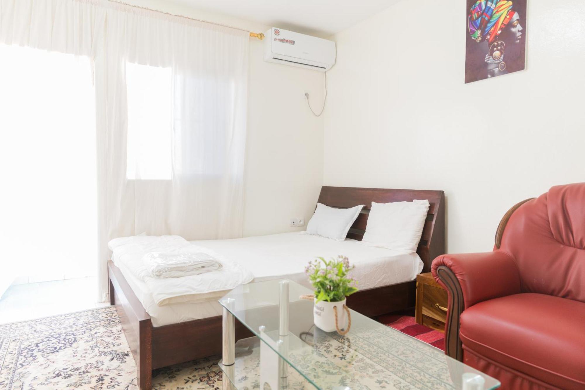 Residence Kane Diallo- Appartements Elegants Et Centraux A Dakar Bagian luar foto